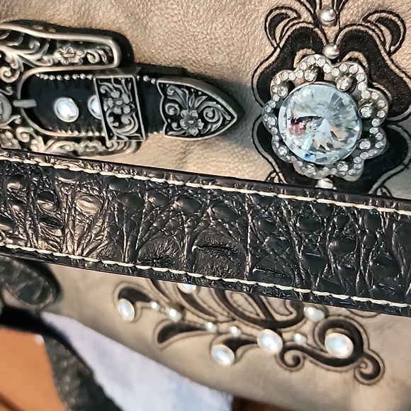 Womens western style purse with rhinestone and buckle embellishments. - Picture 7 of 7